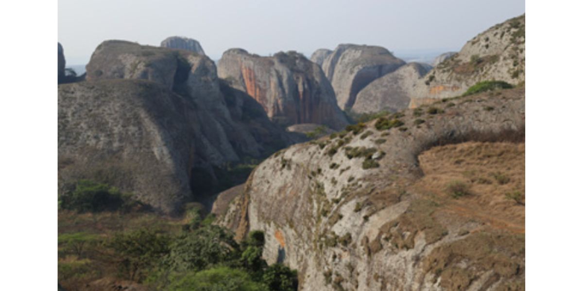 ムイラ族が住むアンゴラの治安や日本からの行き方は?おすすめ観光情報も!